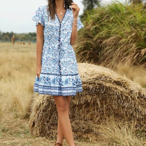 Button Front Ruffle Hem Floral & Tribal Dress L - Picture 3 of 3